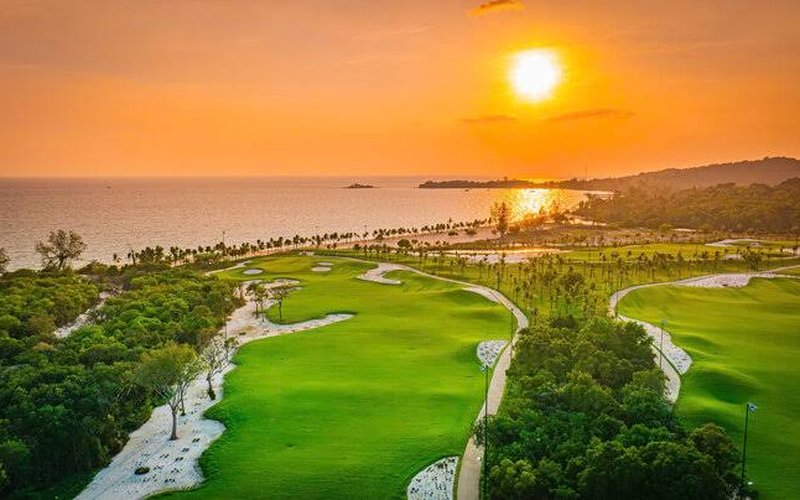 Eschuri Vung Bau Golf